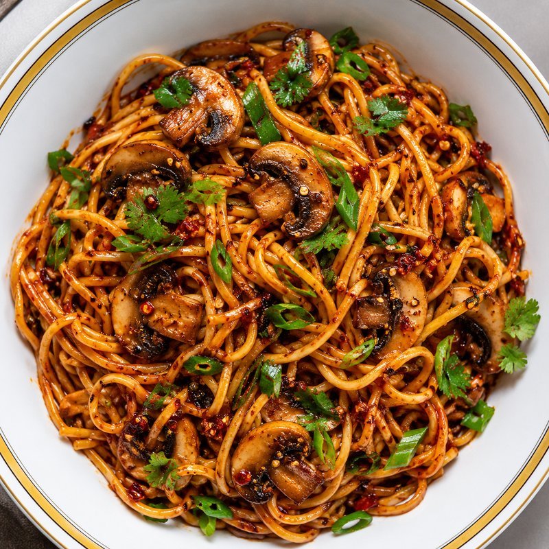Mushroom Schezwan Noodles